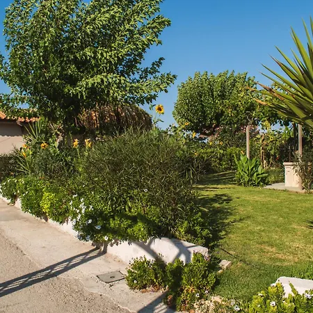 Garden Studios Alykes  Exterior photo