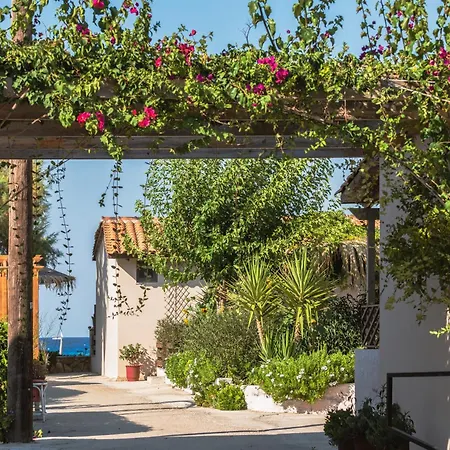 Garden Studios Alykes  Exterior photo
