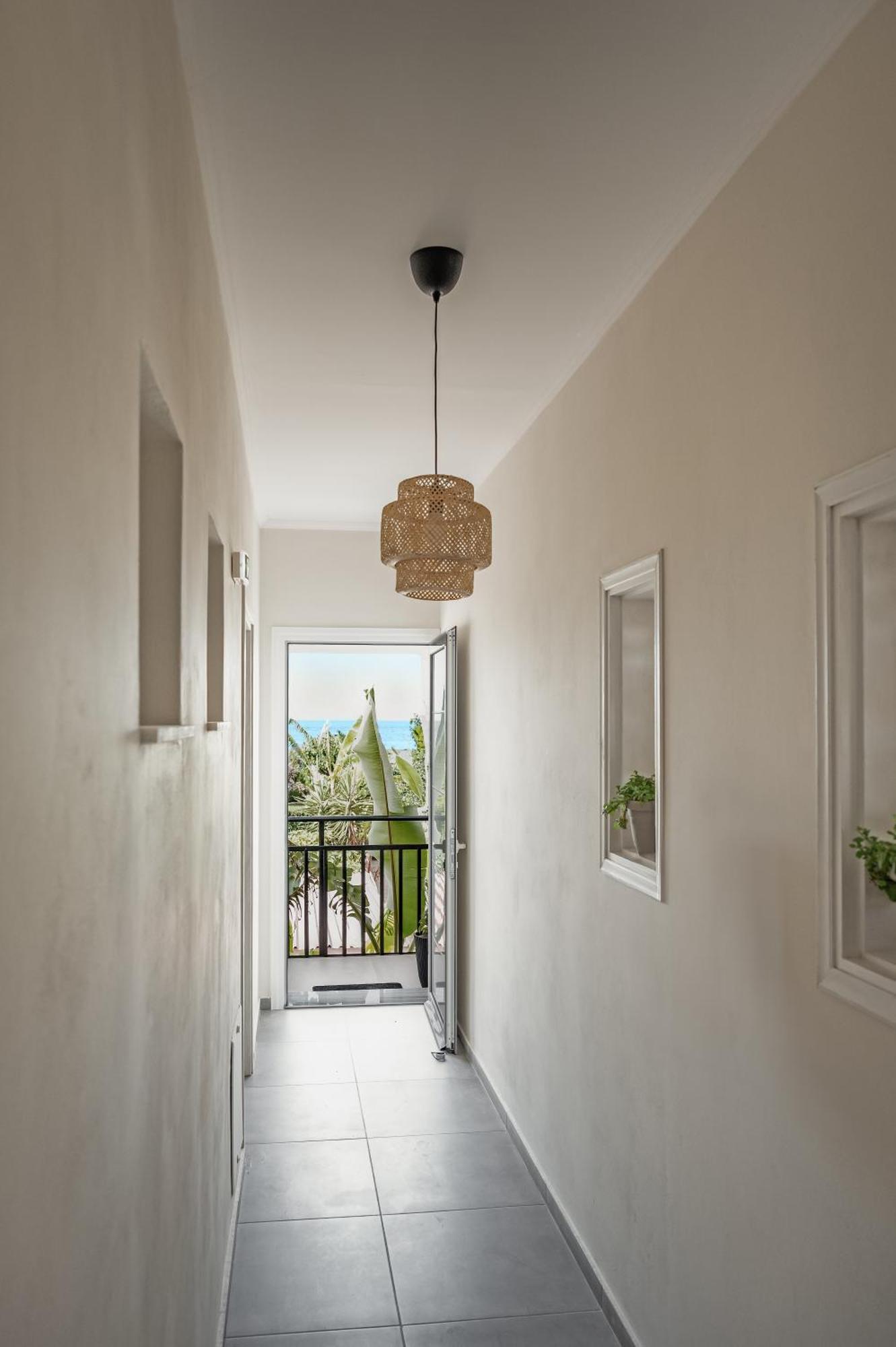 Garden Apartment *
